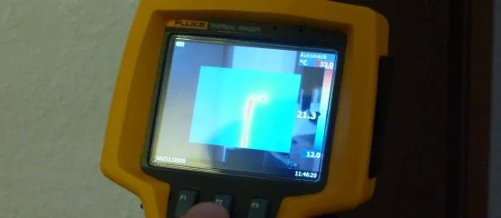 Der Einsatz einer Wärmebildkamera im Rahmen einer Lauschabwehr.